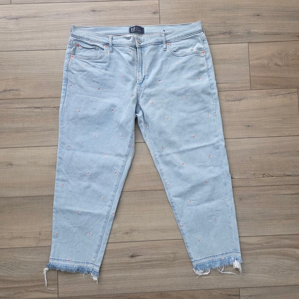 GAP Light Wash Floral Embroidered Girlfriend’s Jeans Women Sz 16/33 - Picture 3 of 14